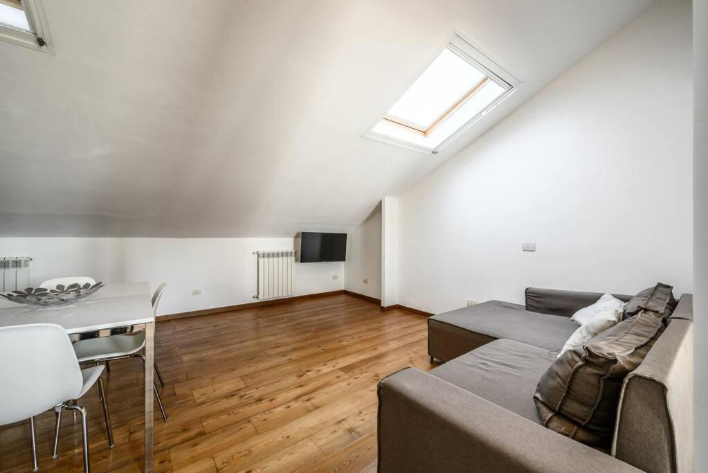 Ferienwohnung Buenos Aires' Nest - 10 Minutes From Duomo With Terrace Mailand Exterior foto