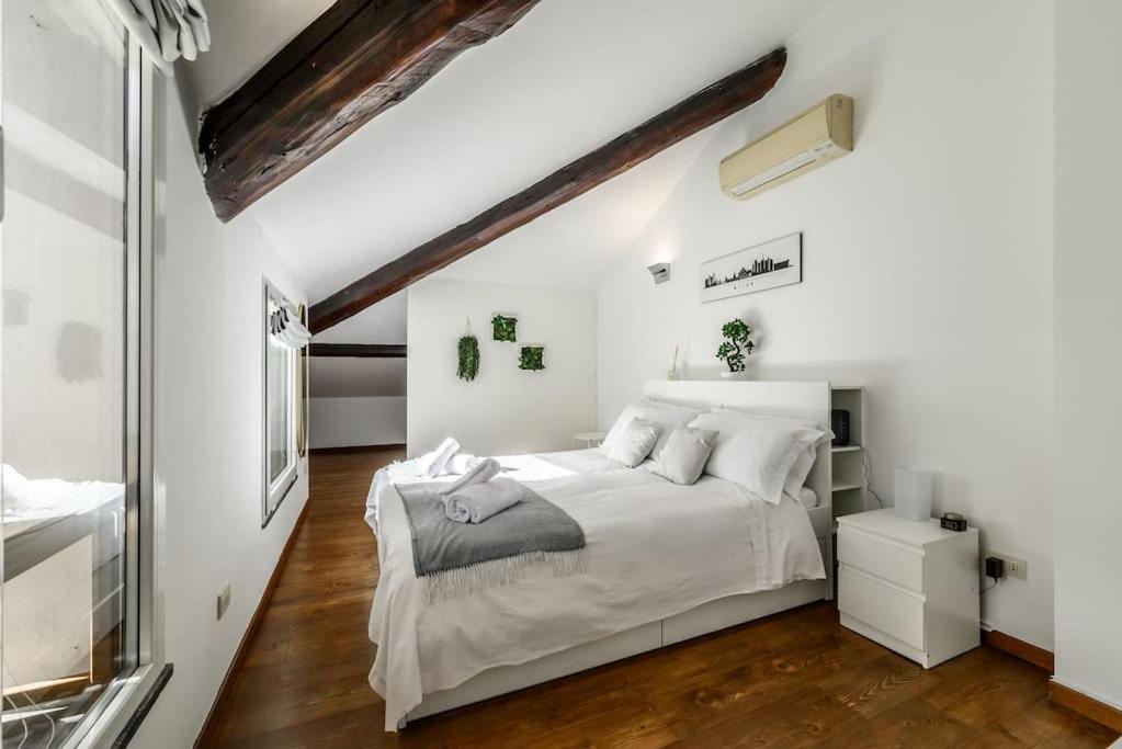 Ferienwohnung Buenos Aires' Nest - 10 Minutes From Duomo With Terrace Mailand Exterior foto