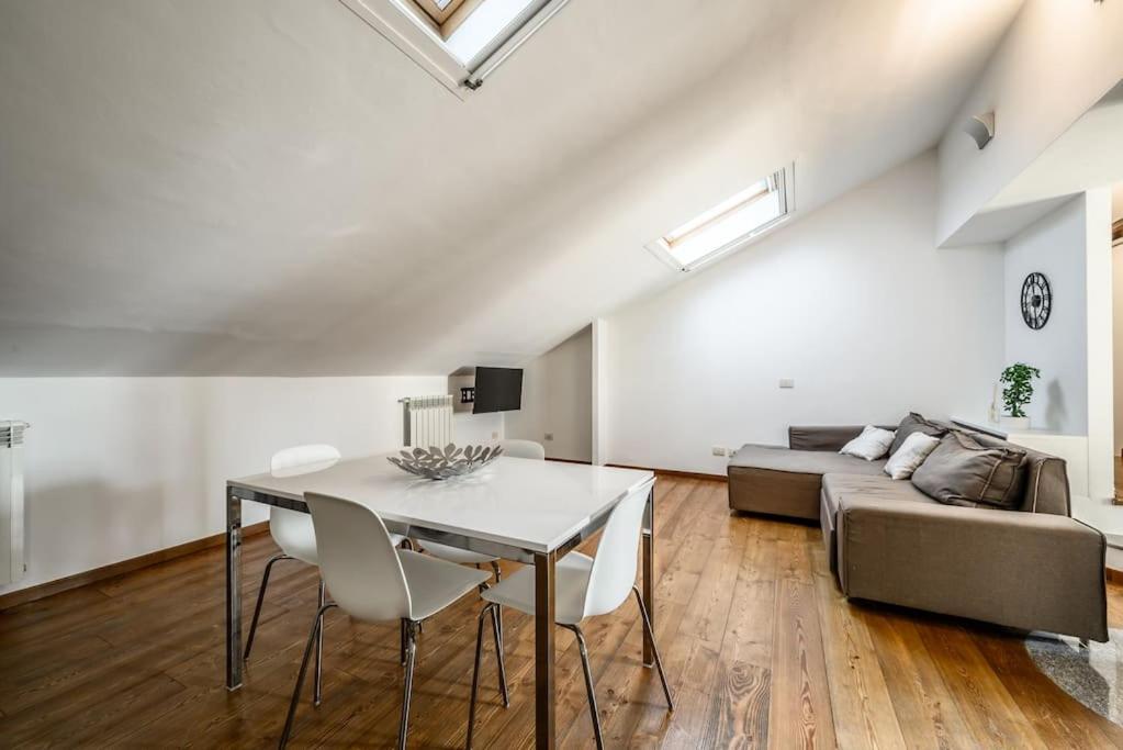 Ferienwohnung Buenos Aires' Nest - 10 Minutes From Duomo With Terrace Mailand Exterior foto